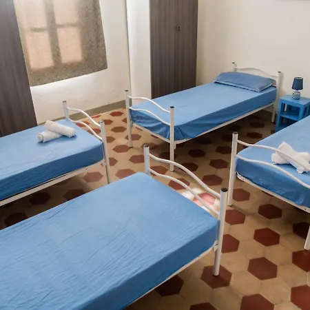 Di Hostel