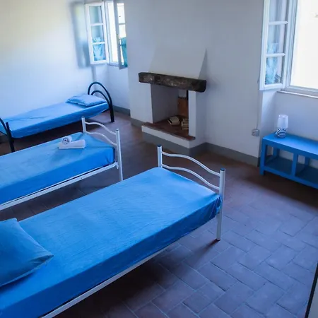 Hostel Di *